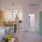 Patios De La Juderia