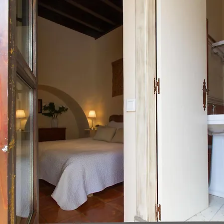 Patios De La Juderia