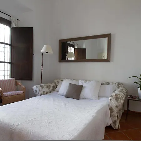 أبارتمنتوس لوس باتيوس دي لا خوديريا * قرطبة