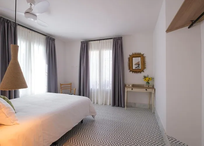 Patios De La Juderia