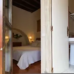 Patios De La Juderia