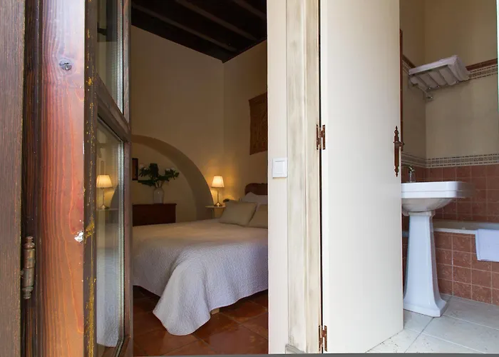 Patios De La Juderia