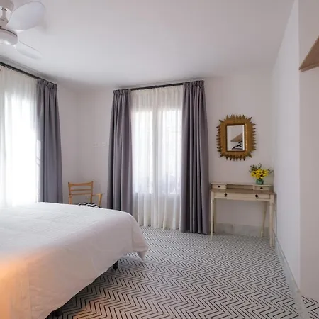 尤德利亚露台公寓